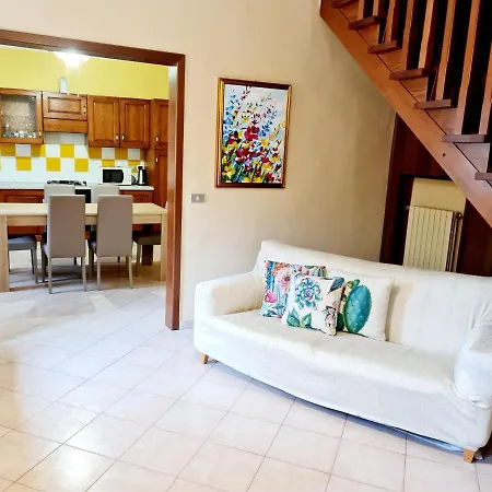 Casa Colonna مونتيجروتو تيرمي